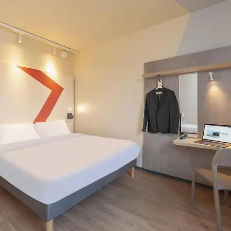 Hotel Ibis Budget De Marsan