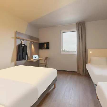 Ibis Budget De Marsan 2*