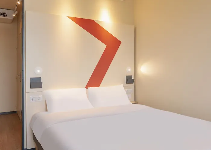 Hotel Ibis De Marsan 2*