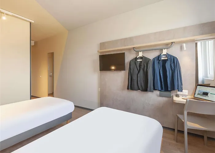 Ibis De Marsan Hotel 2*